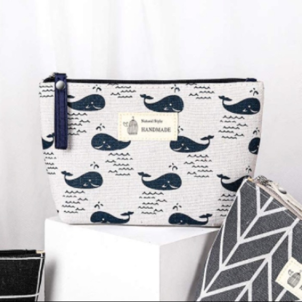 ⛄️White Whale Printed Canvas Cosmetic/Travel Bag